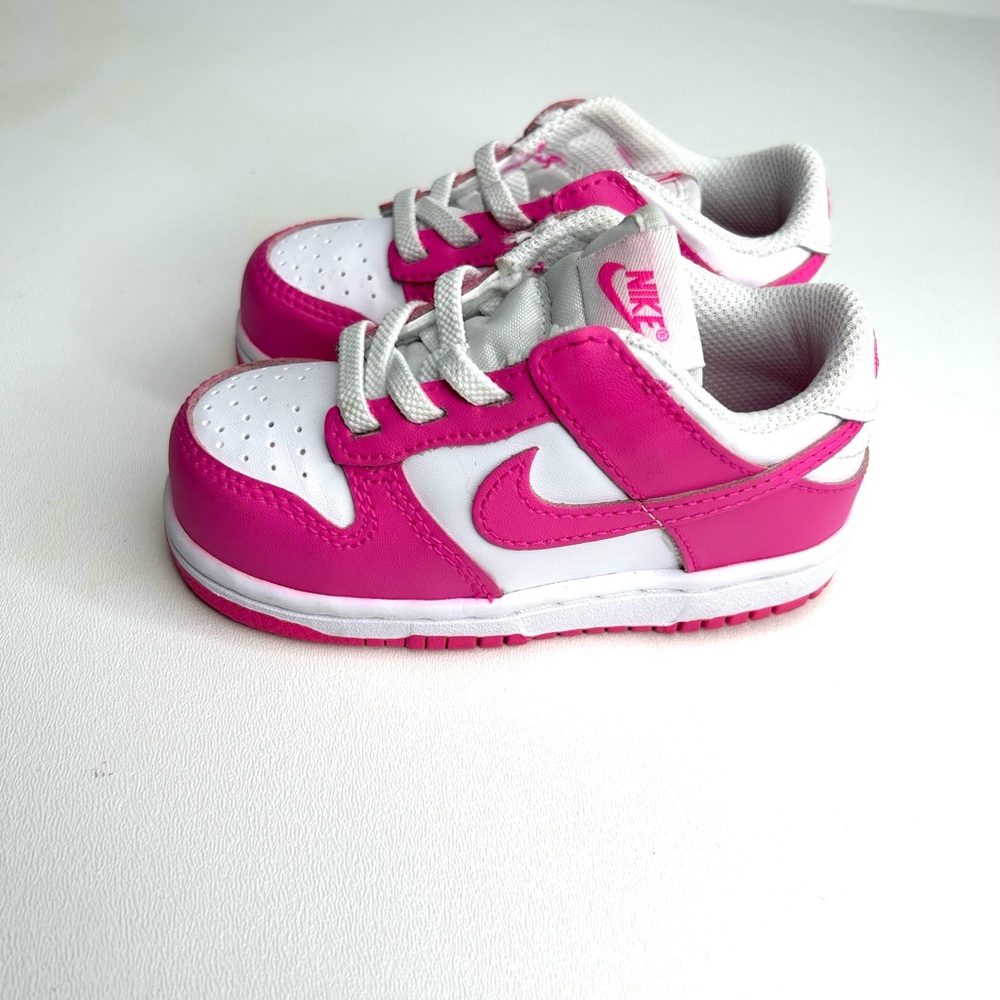 Nike Kids Sneakers in Pink and White